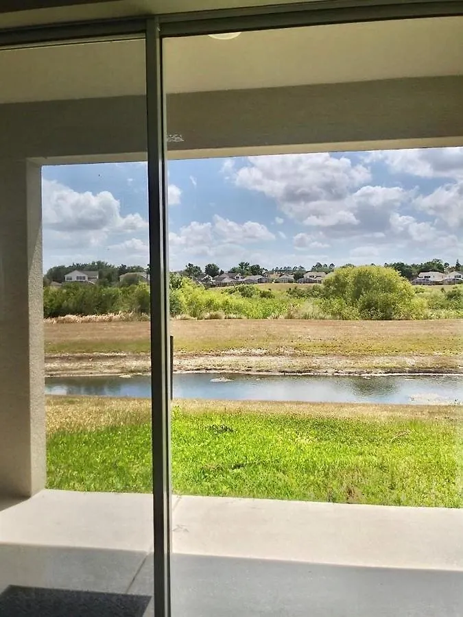 Gorgeous Lake View Close Dis 대번포트